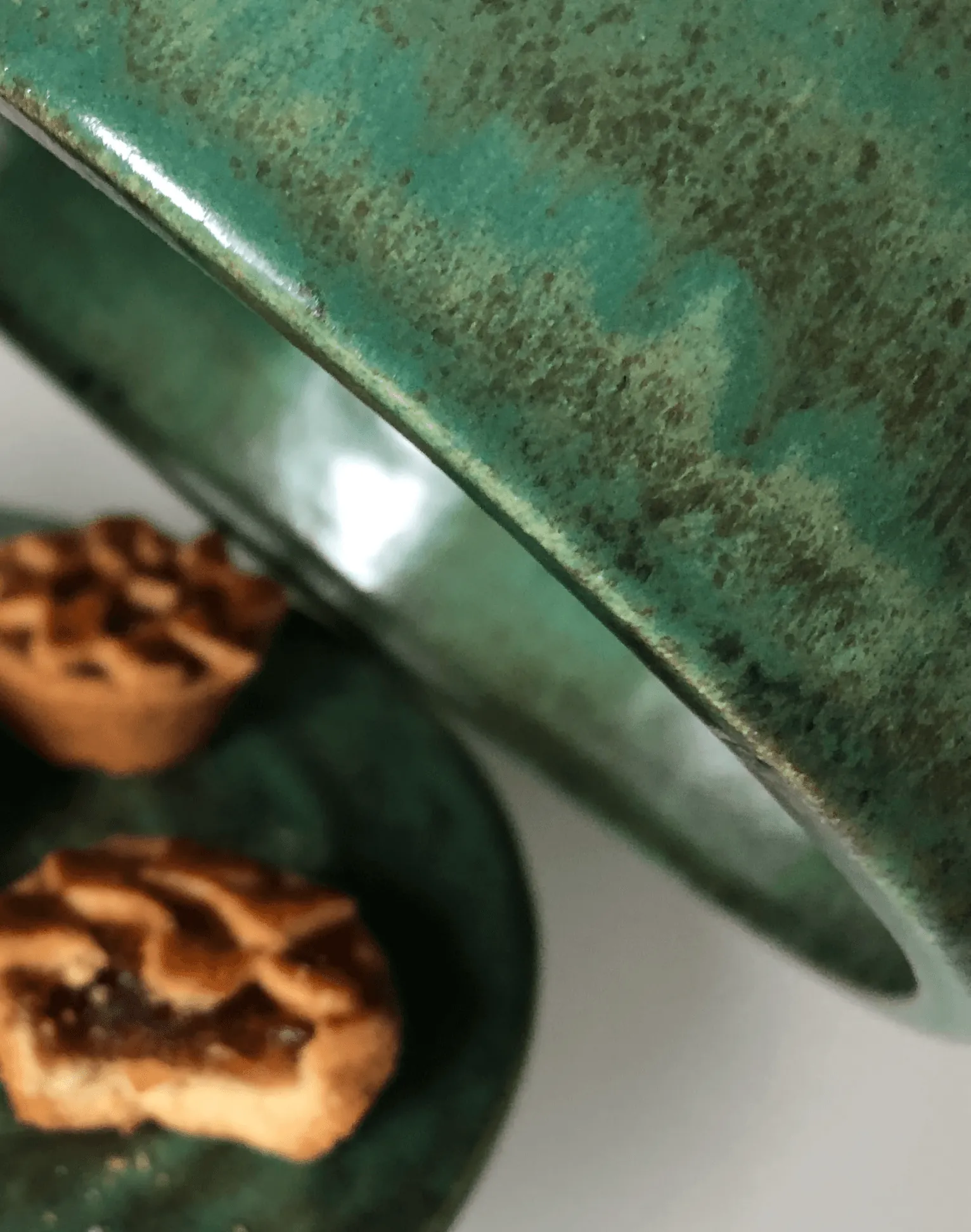 Bowl and plate with jam tarts